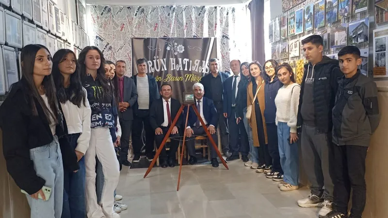 Öğrencilerden Attilâ İlhan’a anlamlı anma