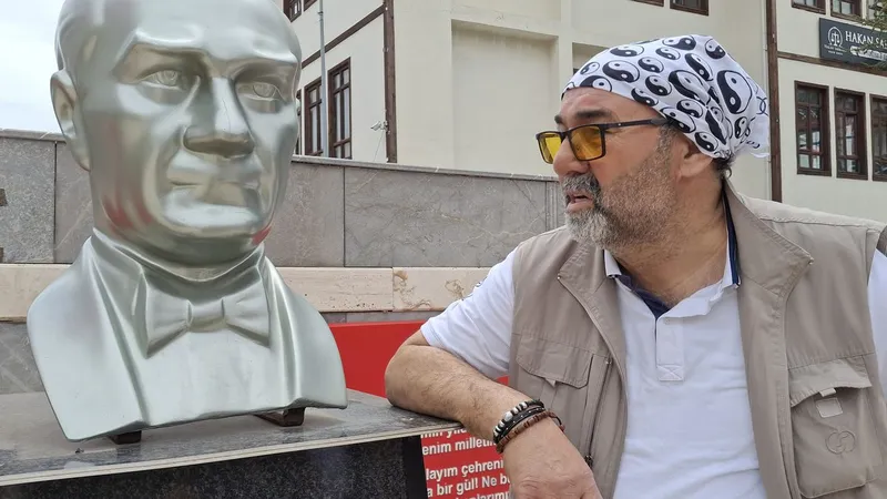 Oyuncu ve Tiyatrocu Selçuk Şimşek hayatını kaybetti