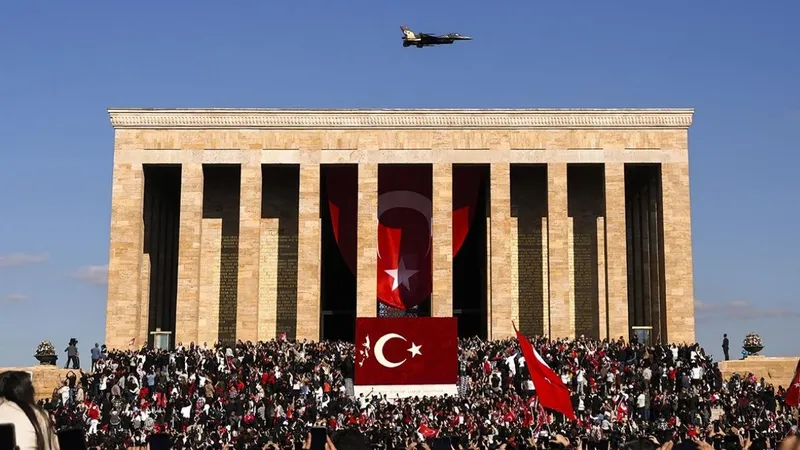 10 Kasım’da 1 milyon 219 bin kişi Ata’sını ziyaret etti