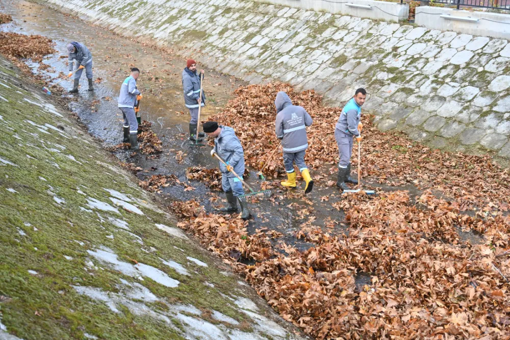 Çayboyu kanalı temizleniyor