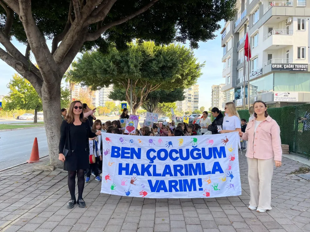 KONYAALTI’NIN MİNİKLERİ HAKLARI İÇİN YÜRÜDÜ 