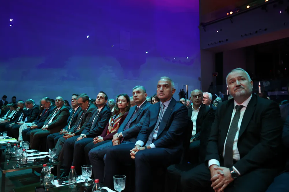 Başkan Vekili Özdemir Resort Turizm Kongresi’ne katıldı