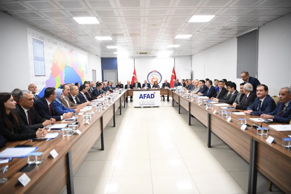 MANAVGAT BELEDİYESİ SOKAK CANLILARININ YAŞAM KOŞULLARI İÇİN ANTALYA’DAKİ DEĞERLENDİRME TOPLANTISINA KATILDI