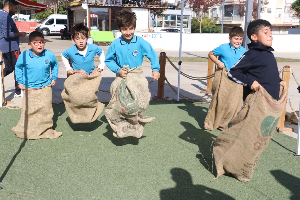 Geleneksel Oyunlar Tırı, Antalyalı Öğrencilerle Buluştu
