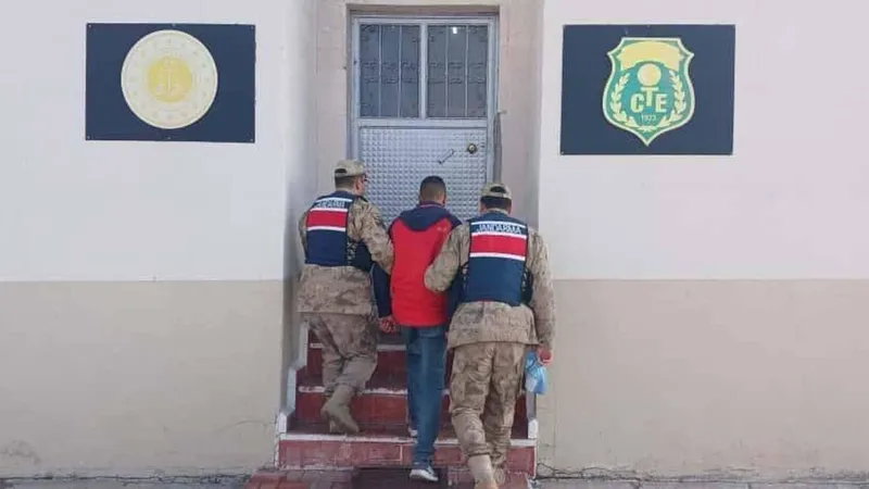 Kars’ta “şantaj” suçundan aranan şahıs yakalandı