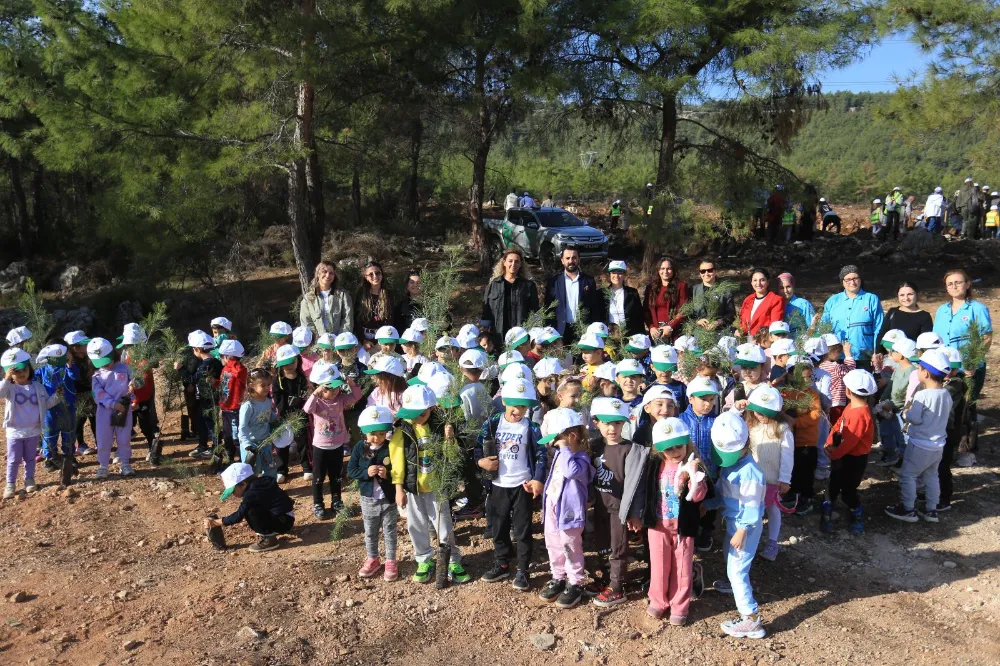 Kepezli Minikler, yangın sonrası orman alanına umut dikti