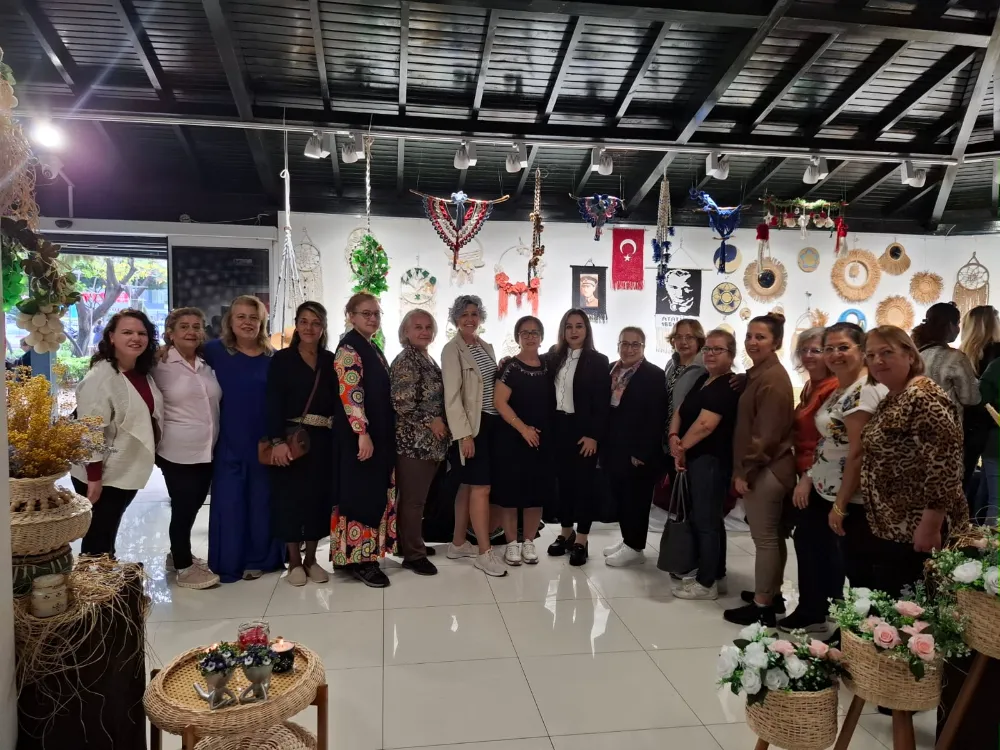 Azize Kahraman Halk Eğitim kursiyerleri el emeklerini sergiledi