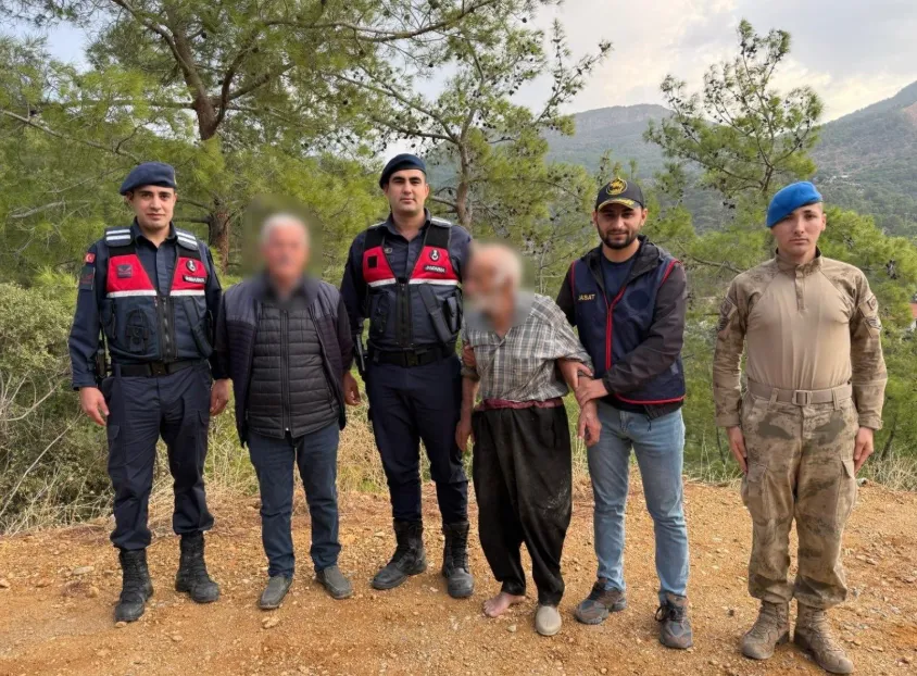 Jandarma 85 yaşındaki adamı sağ salim buldu