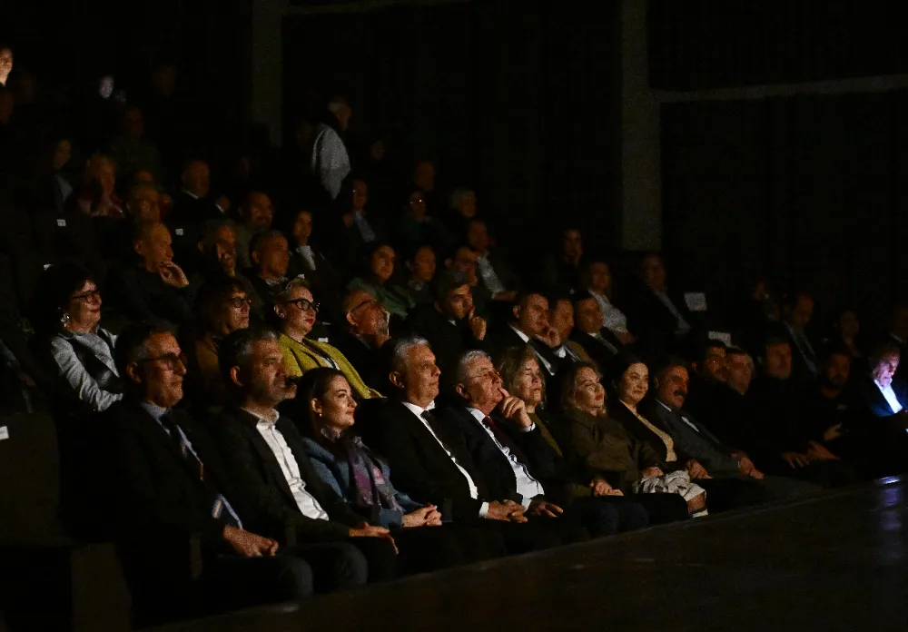 Başkan Uysal, “Petrol arama bütçemizin üçte biriyle dalgalardan enerji üretebiliriz”