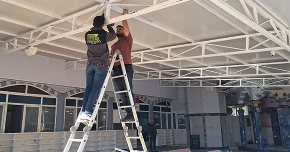 Serik’te Şimşek Tuzcoğlu Camisi’ne zarar verdi