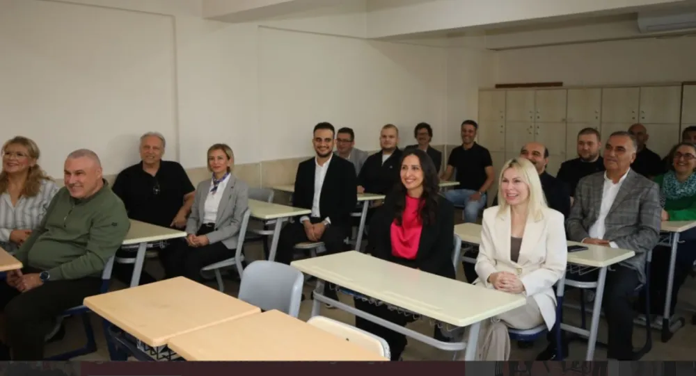 Antalya Anadolu lisesi mezunları okullarına büyük destek verdi