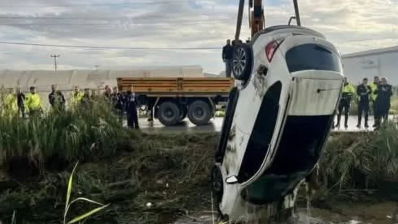 Antalya’da dereye düşen otomobilde kadın ölü bulundu