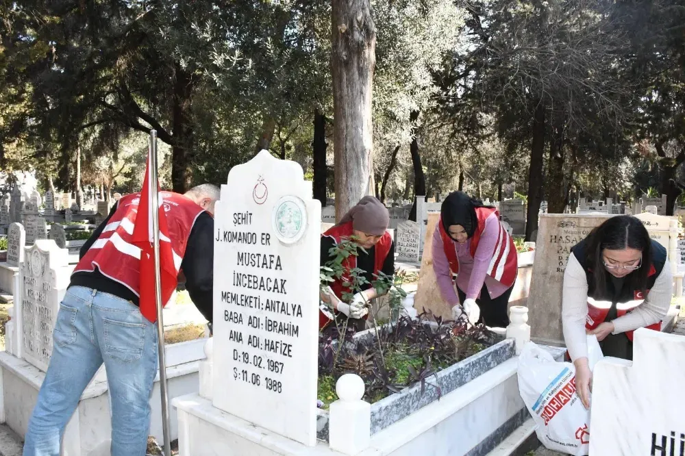 İl Müdürümüz Galip SÖKMEN Tarafından Şehit Kabri Ziyareti Gerçekleştirildi