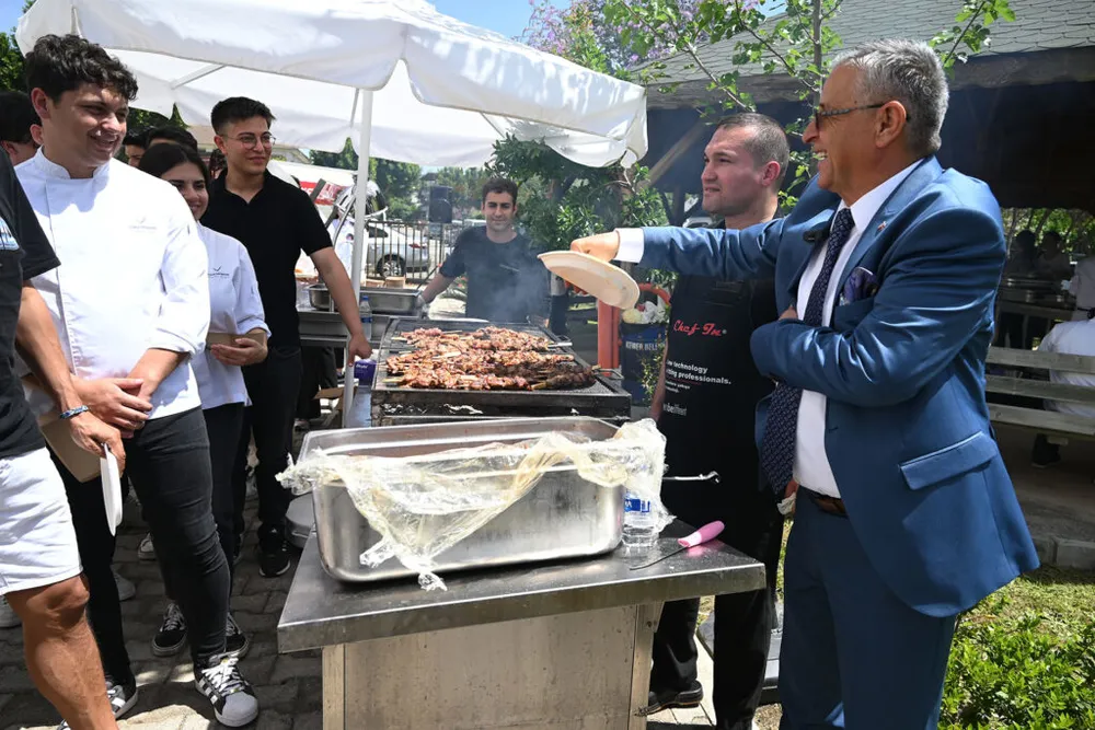 Kemer’de “Kariyer günleri ve tadım şenliği”