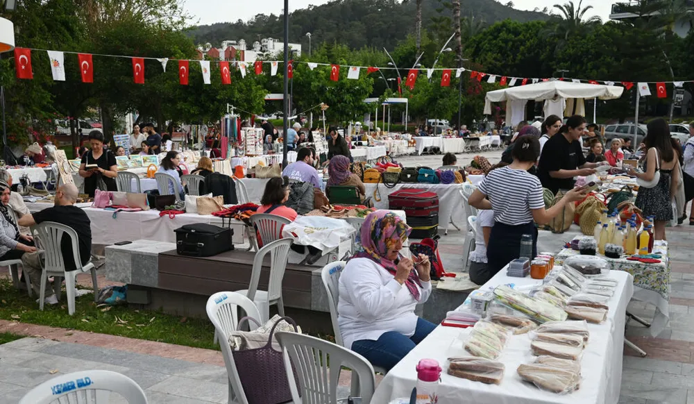 Kemer’de “Üreten ev hanımları” kermesi