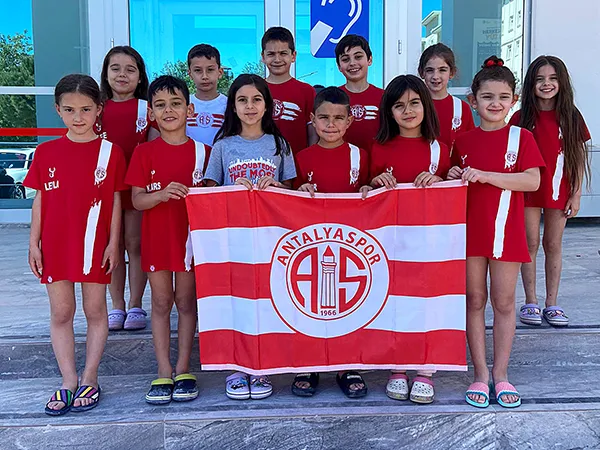 Antalyaspor’un Minik Kulaçları Gelişimlerini Ortaya Koydu