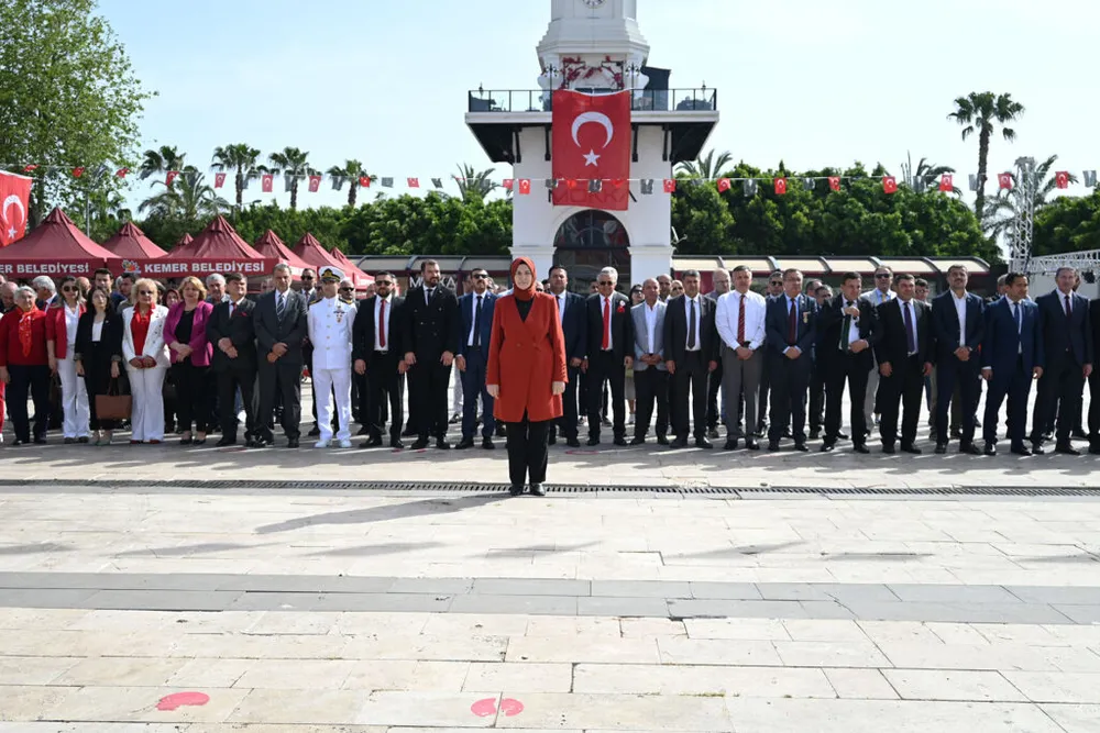 Kemer’de 23 Nisan Ulusal Egemenlik ve Çocuk Bayramı kutlandı