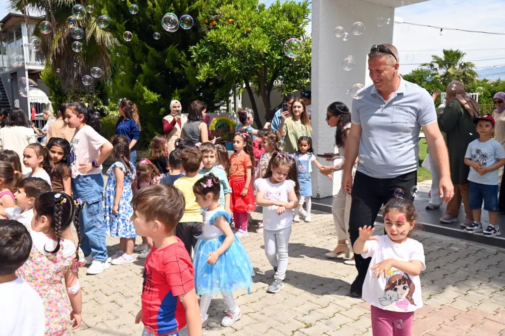 SARILAR KREŞ’TEN ANNELER GÜNÜ KAHVALTISI