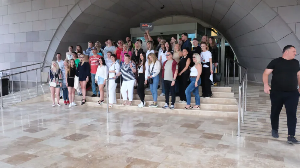 400 acenteciden Kemer çıkarması