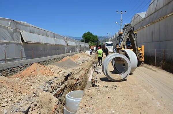 Alanya Demirtaş’ta kanalizasyon hattının üçte ikisi tamamlandı 
