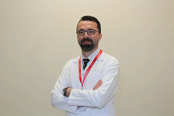 ERKEKLERDE VARİKOSELİN 4 BELİRTİSİNE DİKKAT!