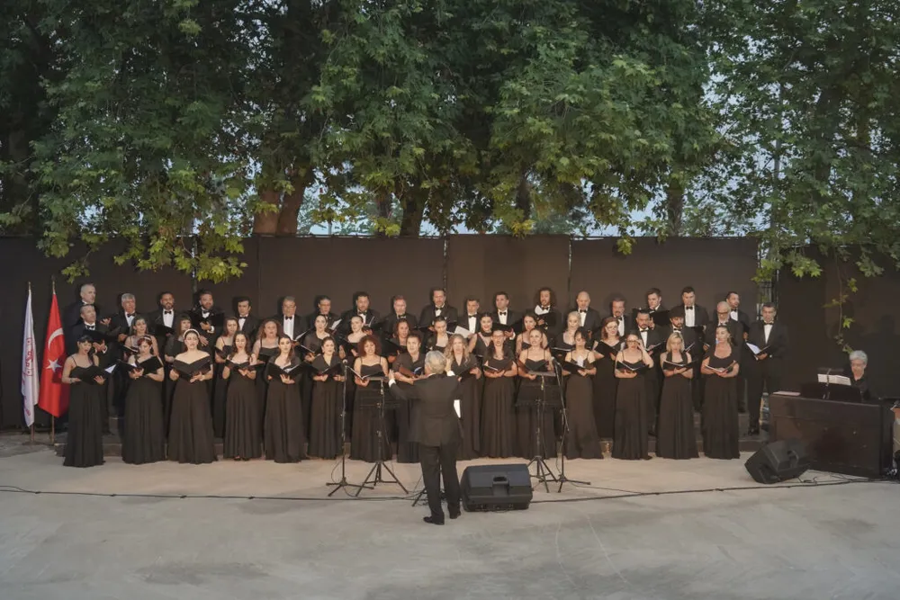 ANTALYA DEVLET OPERA VE BALESİ’NDEN ANLAMLI KUTLAMA