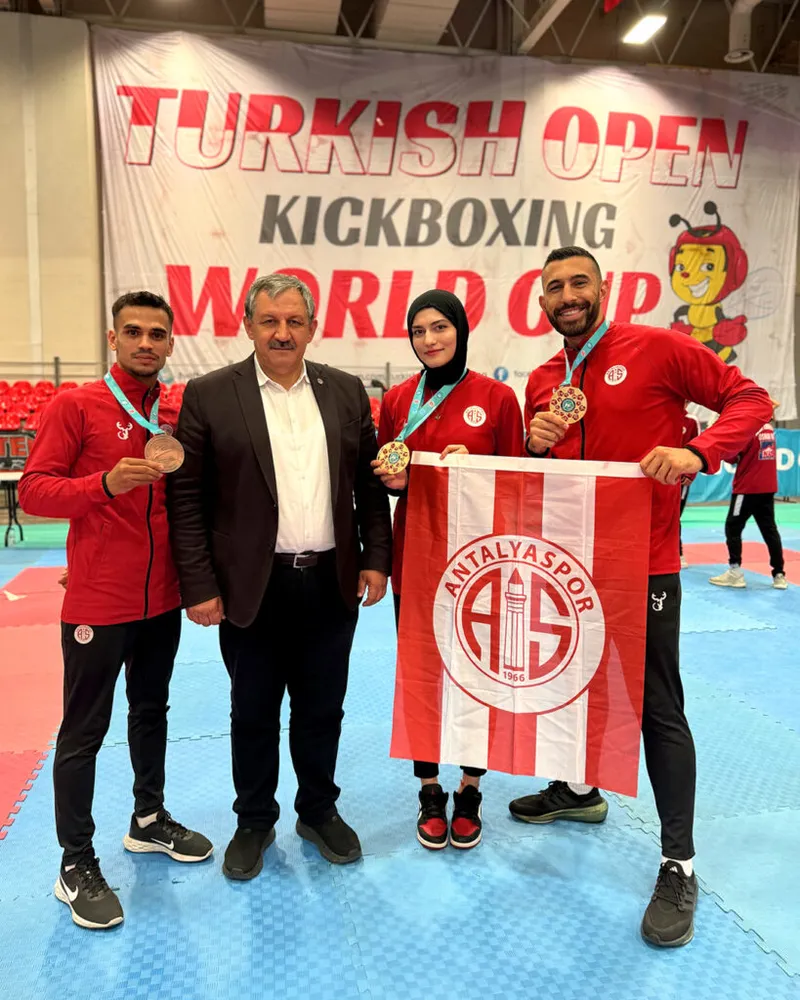 Antalyaspor Dünya Kick Boks Kupasında Zirvede