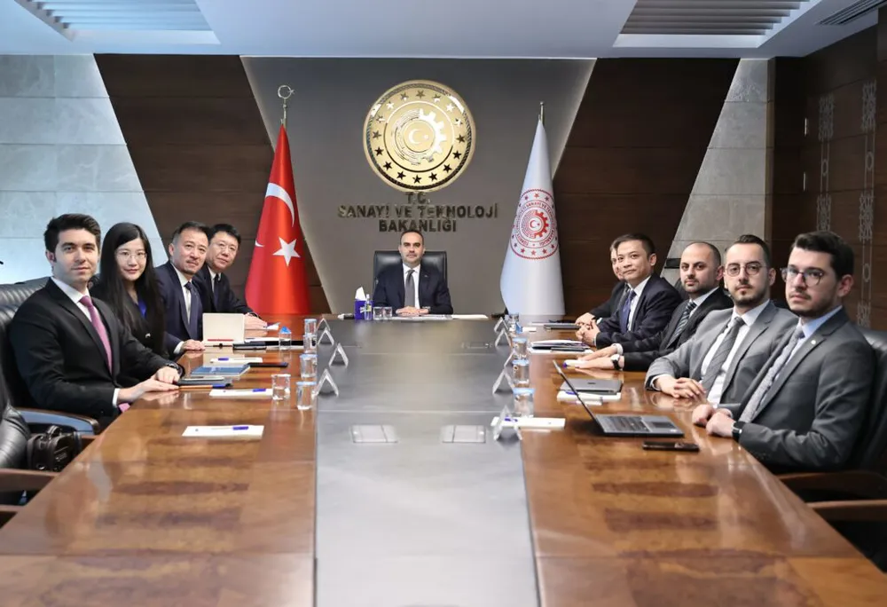 Sanayi ve Teknoloji Bakanı Mehmet Fatih Kacır Huawei heyetini kabul etti