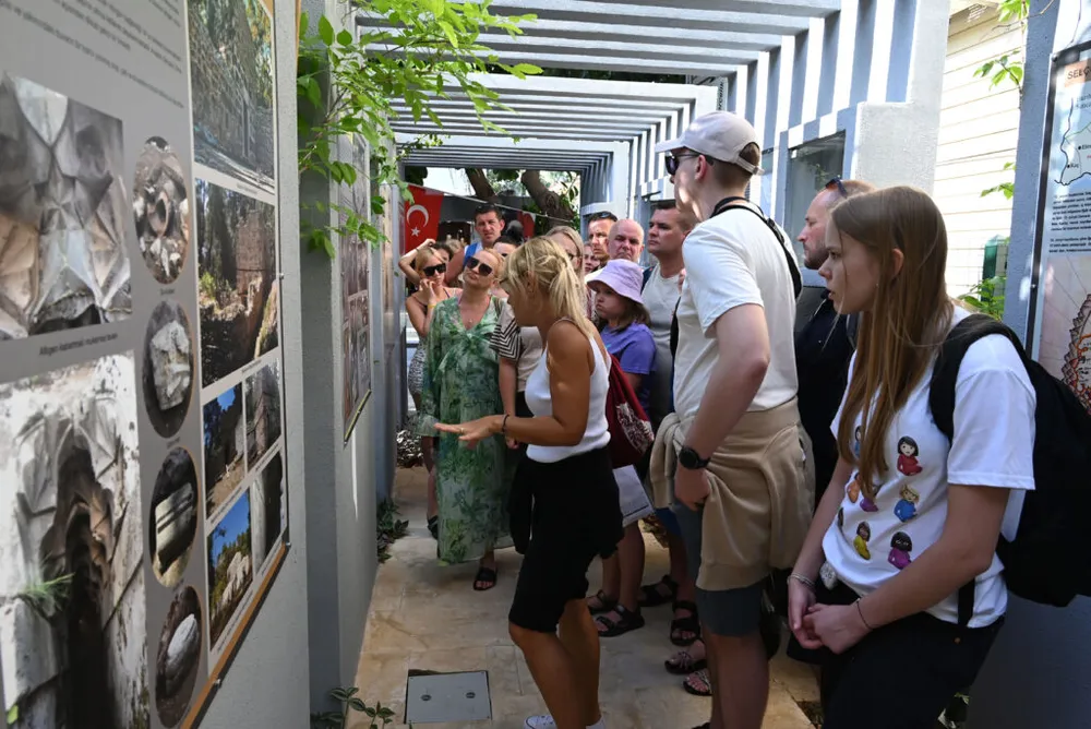 Kültür Evi’ne ilk turist kafilesi geldi